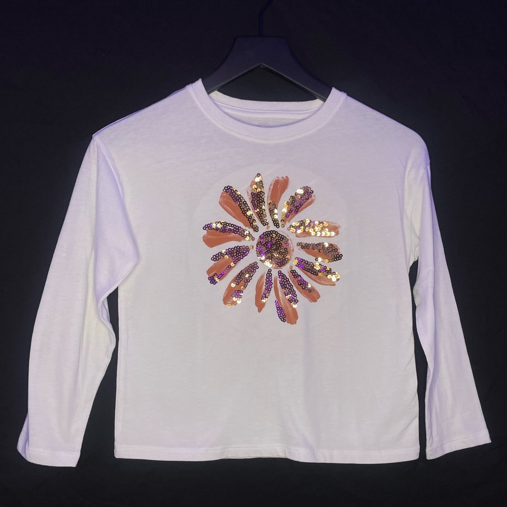 wonder nation white longe sleeve with gold sparkles